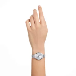 Attract Uhr